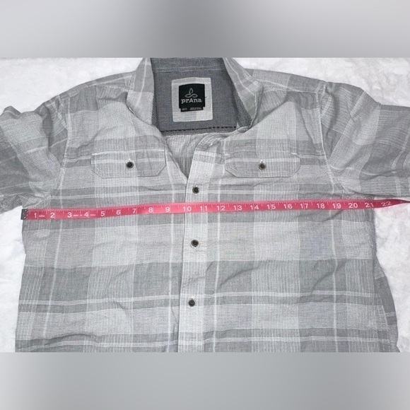 Prana Men’s Button Down Collared Grey Short Sleeve Shirt Size Medium - Picture 7 of 8